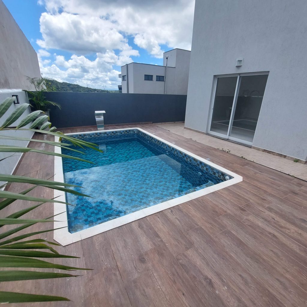 CASA APAIXONANTE À VENDA NO CONDOMÍNIO ARUÃ BRISAS CASA APAIXONANTE À VENDA NO CONDOMÍNIO ARUÃ BRISAS