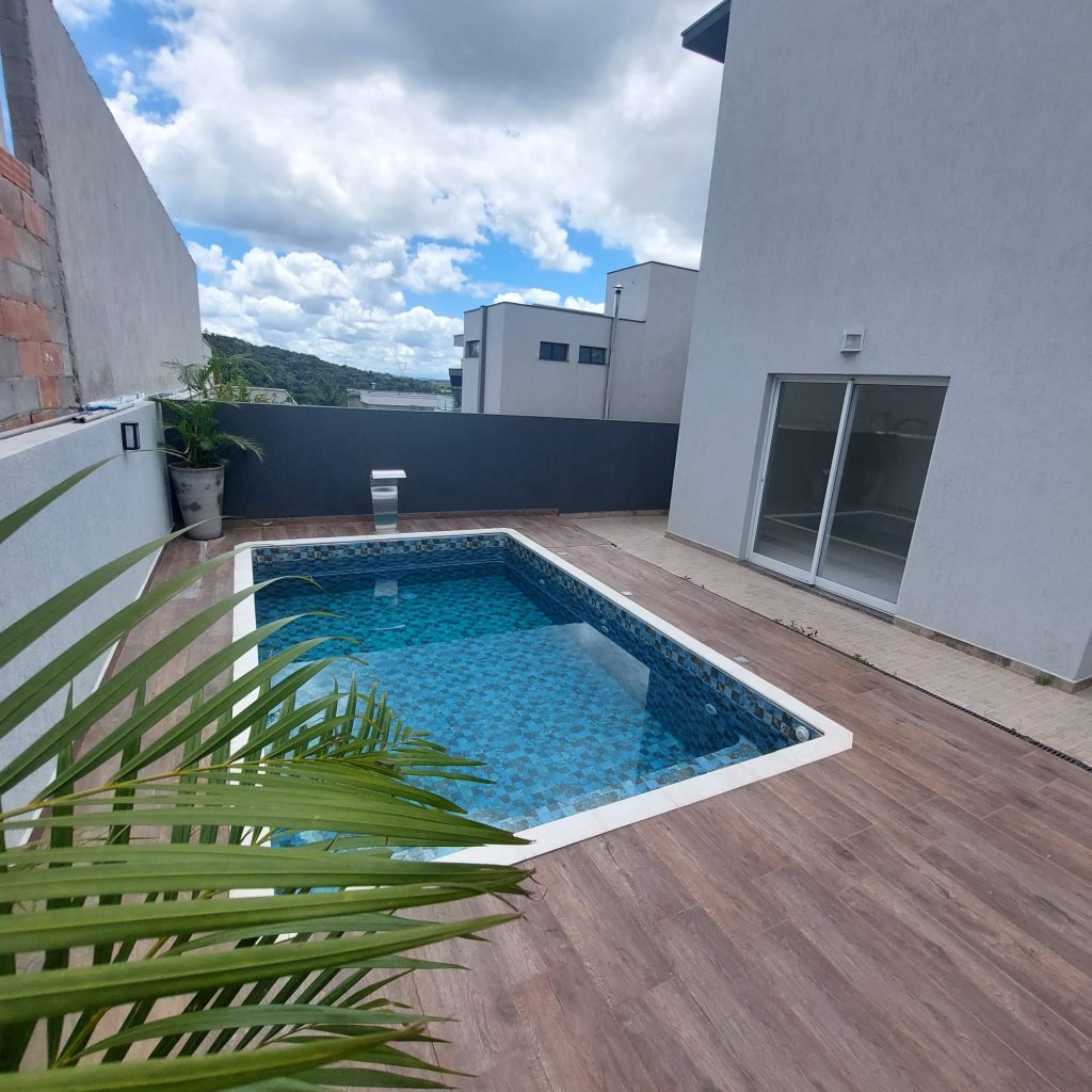CASA APAIXONANTE À VENDA NO CONDOMÍNIO ARUÃ BRISAS CASA APAIXONANTE À VENDA NO CONDOMÍNIO ARUÃ BRISAS