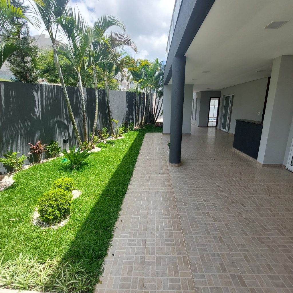 CASA APAIXONANTE À VENDA NO CONDOMÍNIO ARUÃ BRISAS CASA APAIXONANTE À VENDA NO CONDOMÍNIO ARUÃ BRISAS