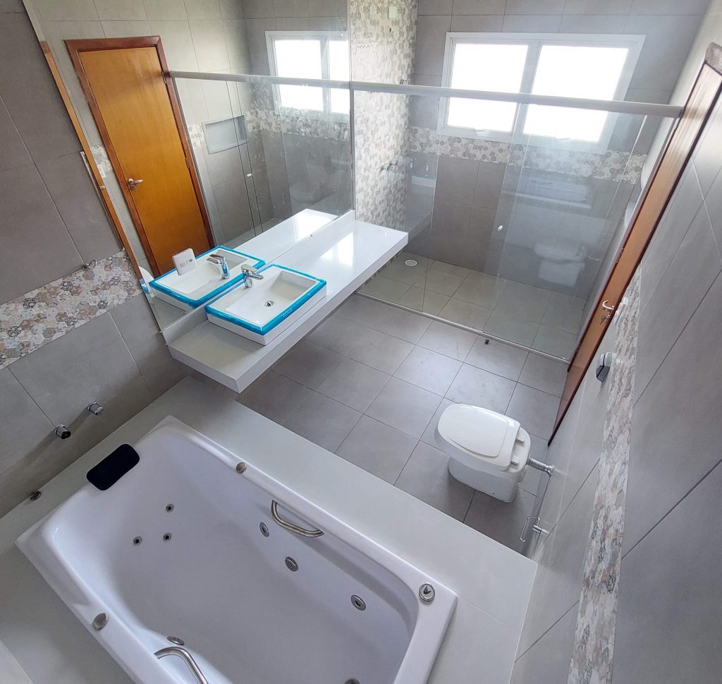 CASA APAIXONANTE À VENDA NO CONDOMÍNIO ARUÃ BRISAS CASA APAIXONANTE À VENDA NO CONDOMÍNIO ARUÃ BRISAS