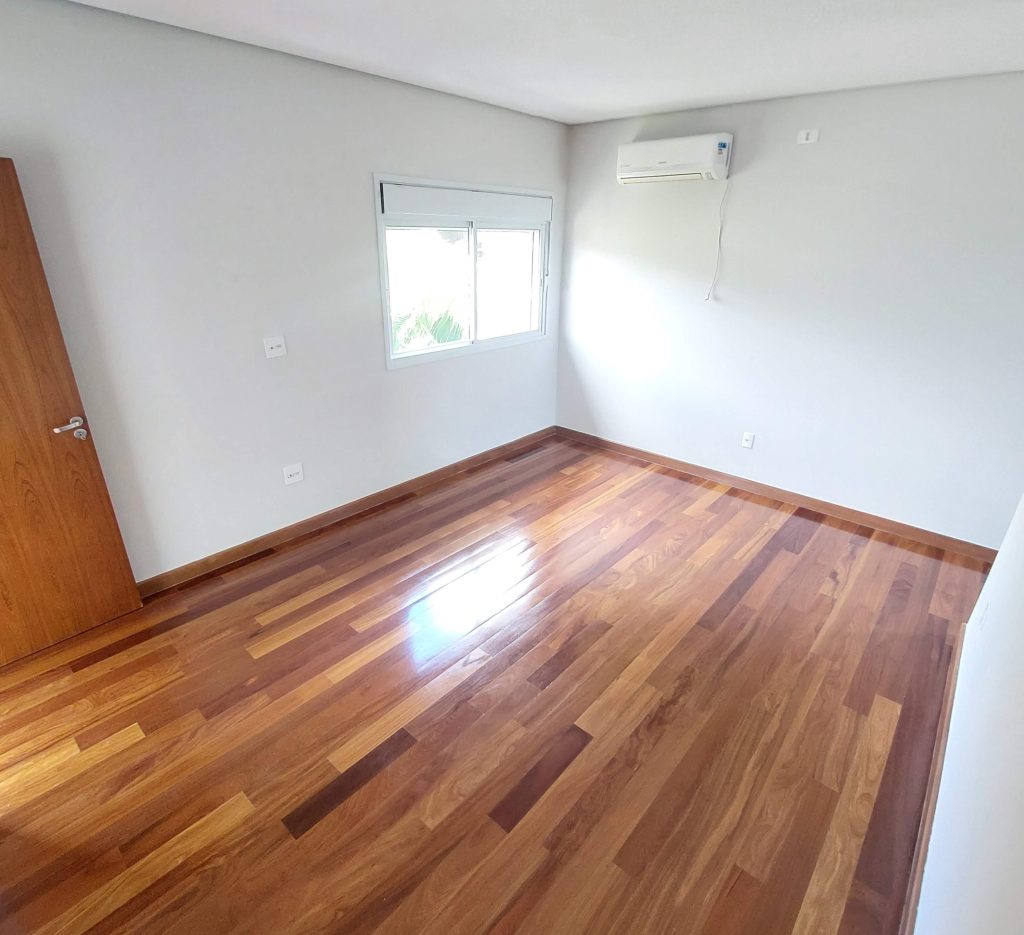 CASA APAIXONANTE À VENDA NO CONDOMÍNIO ARUÃ BRISAS CASA APAIXONANTE À VENDA NO CONDOMÍNIO ARUÃ BRISAS