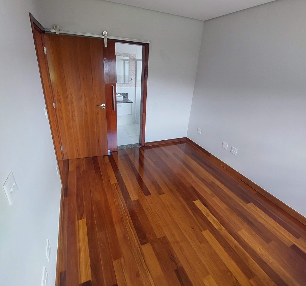 CASA APAIXONANTE À VENDA NO CONDOMÍNIO ARUÃ BRISAS CASA APAIXONANTE À VENDA NO CONDOMÍNIO ARUÃ BRISAS