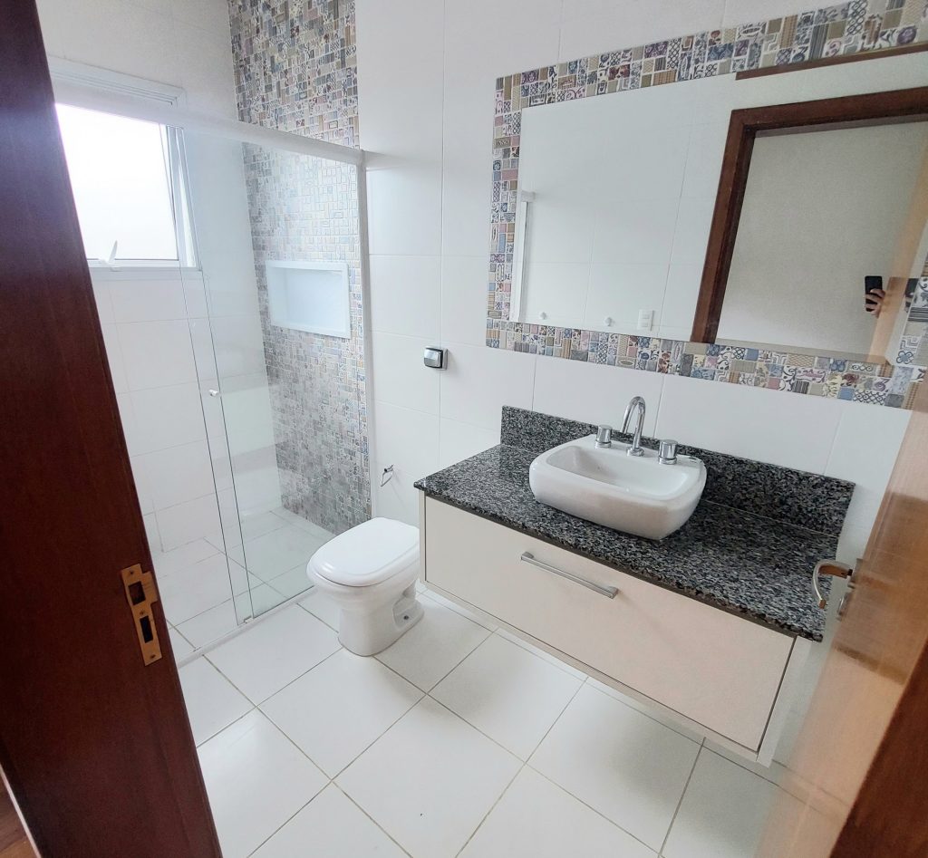 CASA APAIXONANTE À VENDA NO CONDOMÍNIO ARUÃ BRISAS CASA APAIXONANTE À VENDA NO CONDOMÍNIO ARUÃ BRISAS
