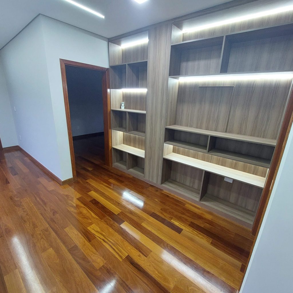 CASA APAIXONANTE À VENDA NO CONDOMÍNIO ARUÃ BRISAS CASA APAIXONANTE À VENDA NO CONDOMÍNIO ARUÃ BRISAS