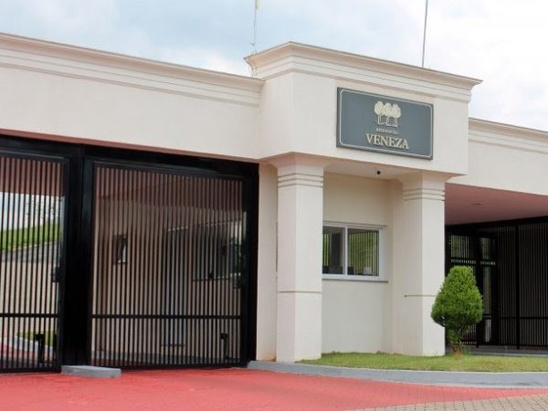 TERRENO/LOTE À VENDA NO CONDOMÍNIO VENEZA