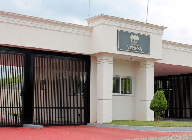 TERRENO/LOTE À VENDA NO CONDOMÍNIO VENEZA TERRENO/LOTE À VENDA NO CONDOMÍNIO VENEZA