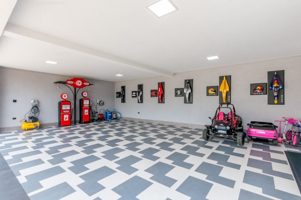 MANSÃO CINEMATOGRÁFICA À VENDA – 8 SUÍTES MANSÃO CINEMATOGRÁFICA À VENDA – 8 SUÍTES