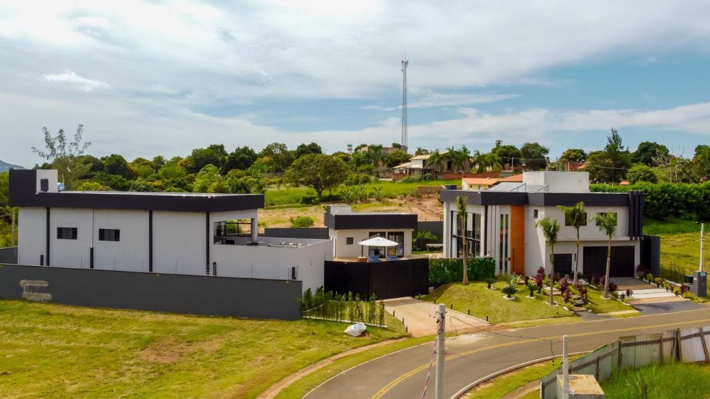 MANSÃO CINEMATOGRÁFICA À VENDA – 8 SUÍTES MANSÃO CINEMATOGRÁFICA À VENDA – 8 SUÍTES