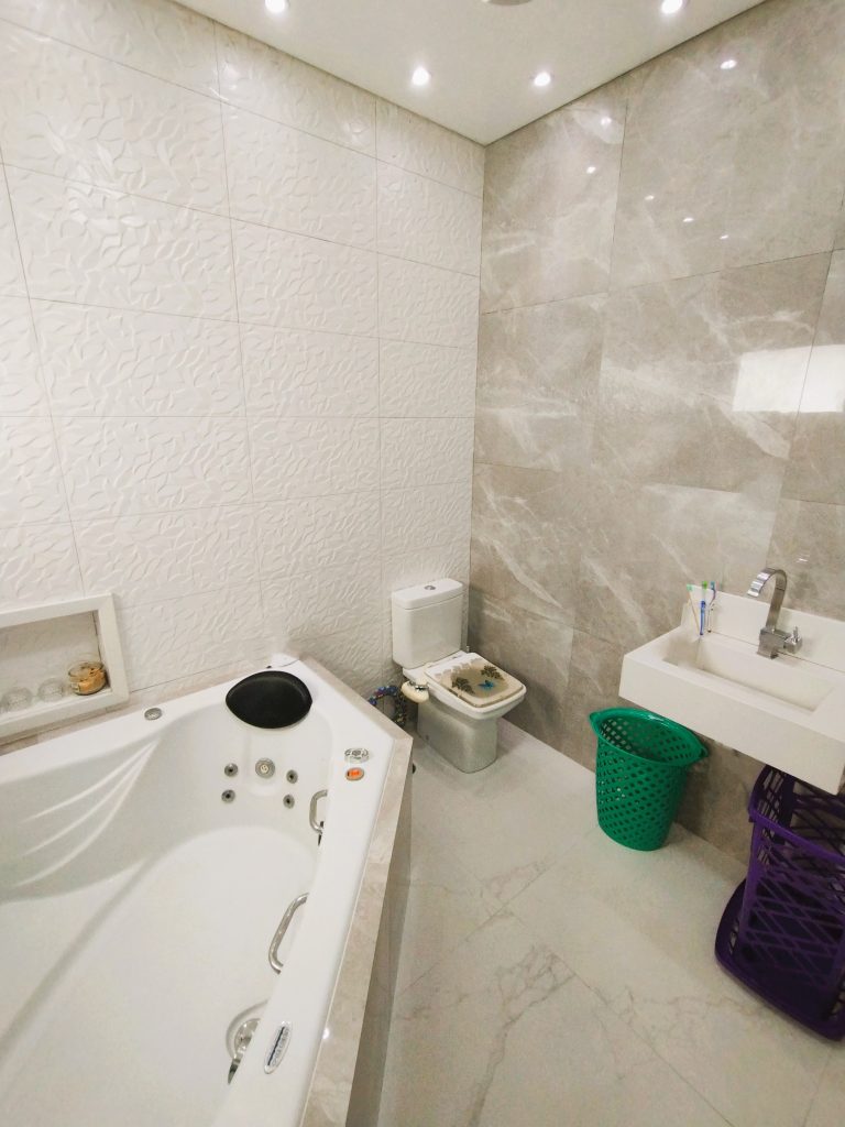 CASA ALTO PADRÃO NO CONDOMÍNIO ARUÃ BRISAS 2 CASA ALTO PADRÃO NO CONDOMÍNIO ARUÃ BRISAS 2