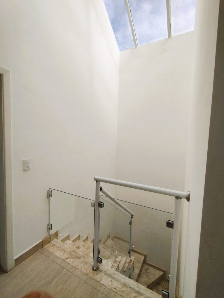 CASA ALTO PADRÃO NO CONDOMÍNIO ARUÃ BRISAS 2 CASA ALTO PADRÃO NO CONDOMÍNIO ARUÃ BRISAS 2