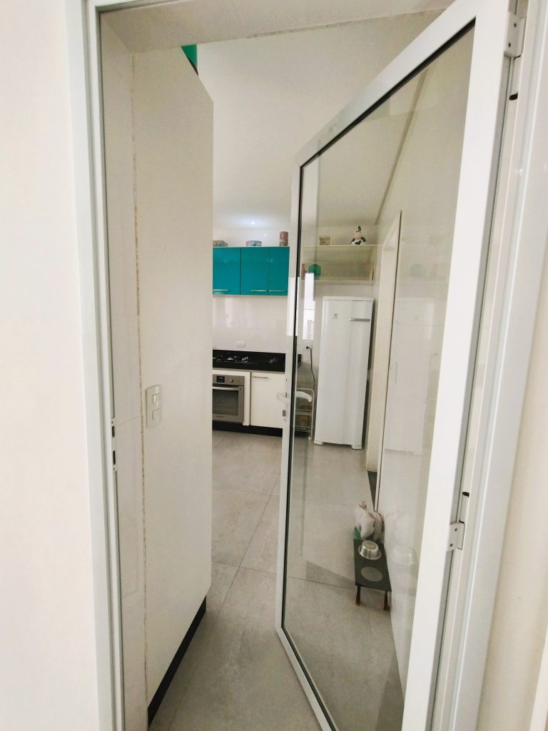 CASA ALTO PADRÃO NO CONDOMÍNIO ARUÃ BRISAS 2 CASA ALTO PADRÃO NO CONDOMÍNIO ARUÃ BRISAS 2