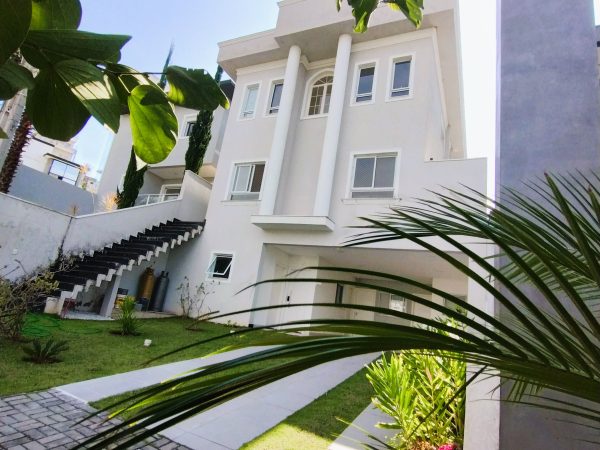 CASA ALTO PADRÃO NO CONDOMÍNIO ARUÃ BRISAS 2