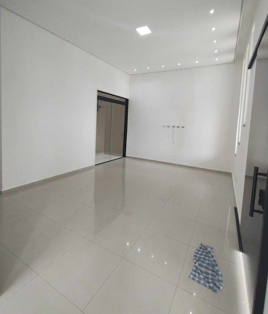 CASA TÉRREA SENSACIONAL À VENDA NO CONDOMÍNIO VENEZA