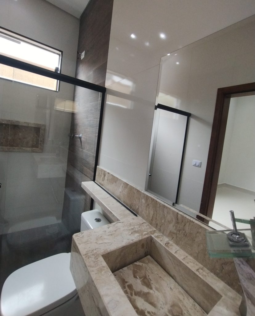 CASA TÉRREA SENSACIONAL À VENDA NO CONDOMÍNIO VENEZA