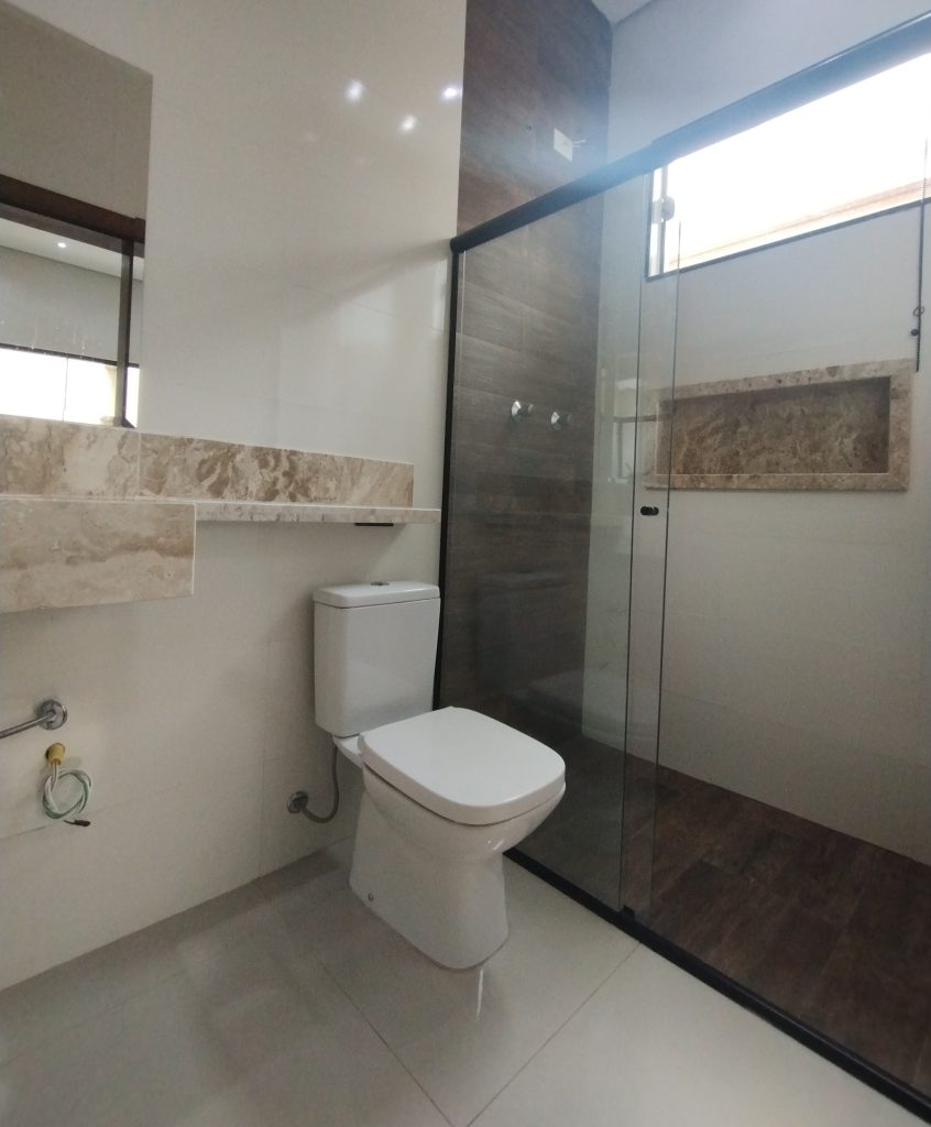 CASA TÉRREA SENSACIONAL À VENDA NO CONDOMÍNIO VENEZA