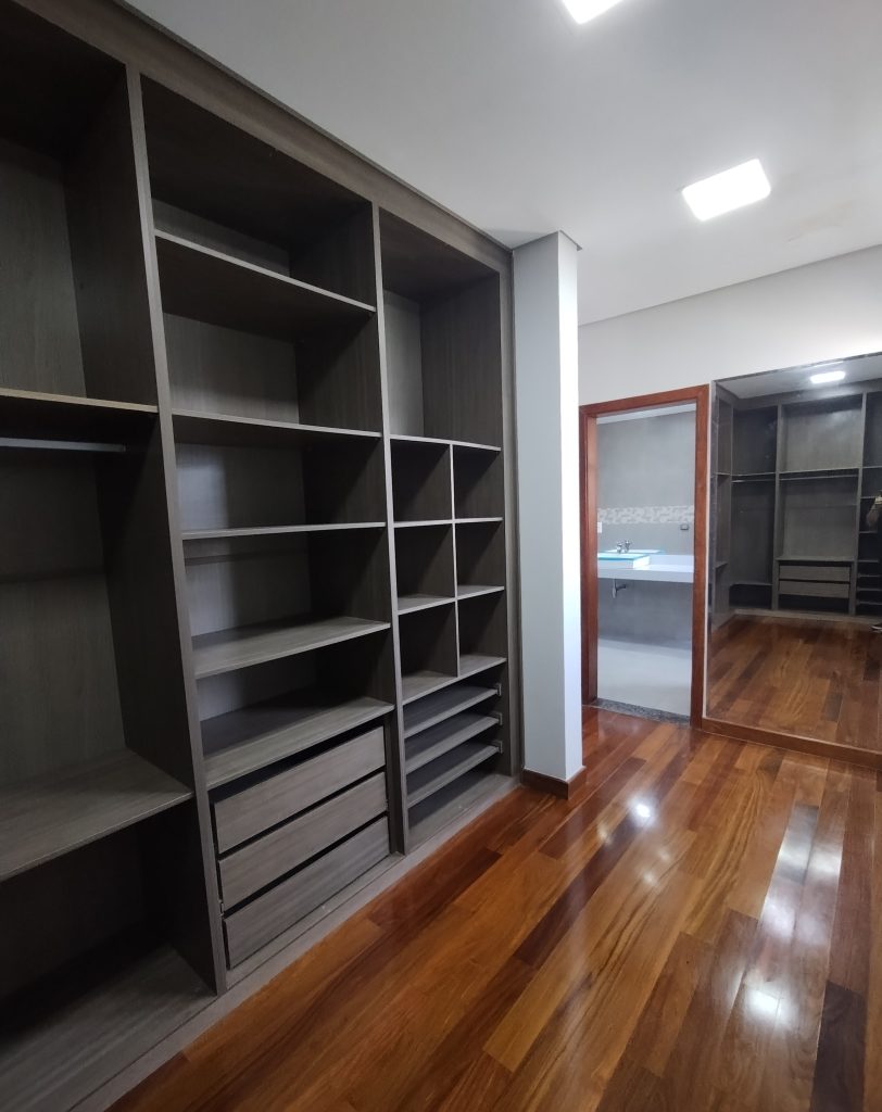 CASA APAIXONANTE À VENDA NO CONDOMÍNIO ARUÃ BRISAS CASA APAIXONANTE À VENDA NO CONDOMÍNIO ARUÃ BRISAS