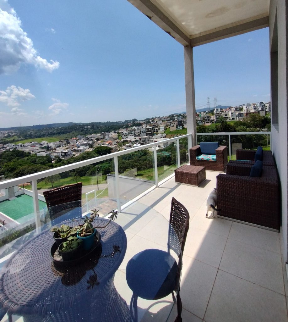 DESLUMBRANTE- CASA À VENDA NO CONDOMÍNIO ARUÃ BRISAS