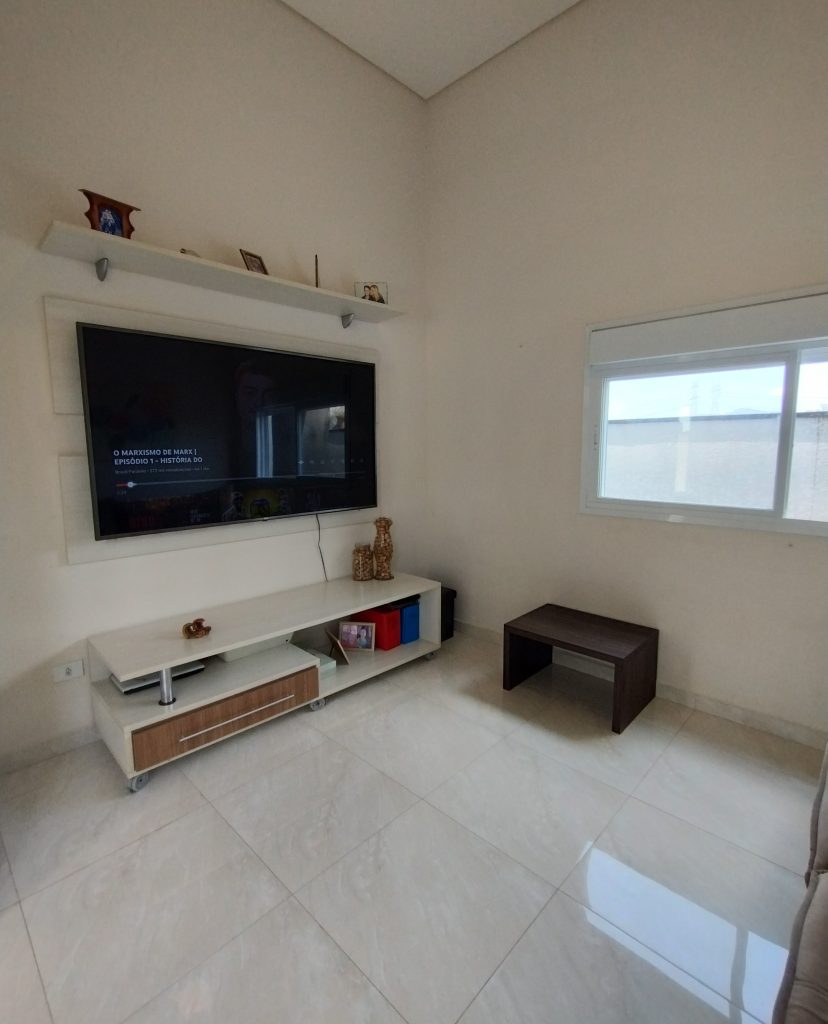 DESLUMBRANTE- CASA À VENDA NO CONDOMÍNIO ARUÃ BRISAS
