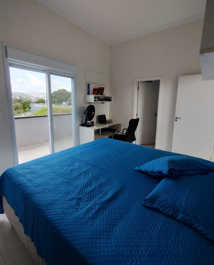 DESLUMBRANTE- CASA À VENDA NO CONDOMÍNIO ARUÃ BRISAS
