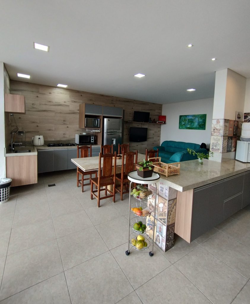 DESLUMBRANTE- CASA À VENDA NO CONDOMÍNIO ARUÃ BRISAS