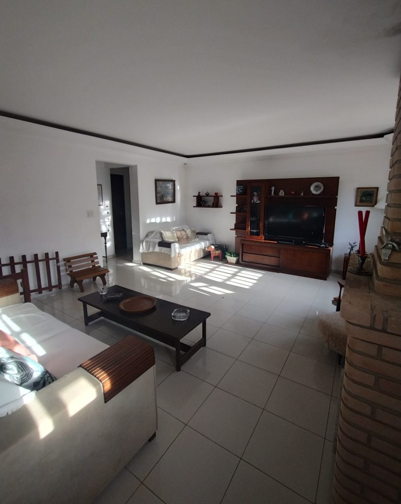 CASA COMERCIAL- VILA OLIVEIRA À VENDA CASA COMERCIAL- VILA OLIVEIRA À VENDA