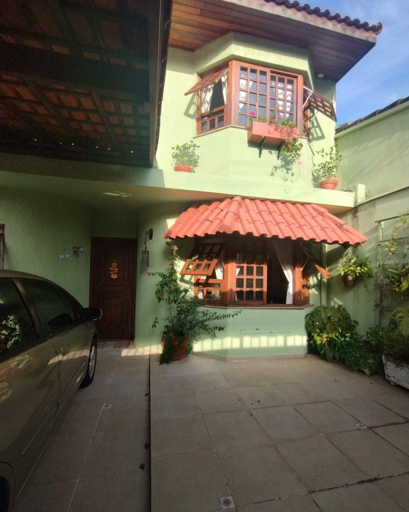 CASA COMERCIAL- VILA OLIVEIRA À VENDA CASA COMERCIAL- VILA OLIVEIRA À VENDA