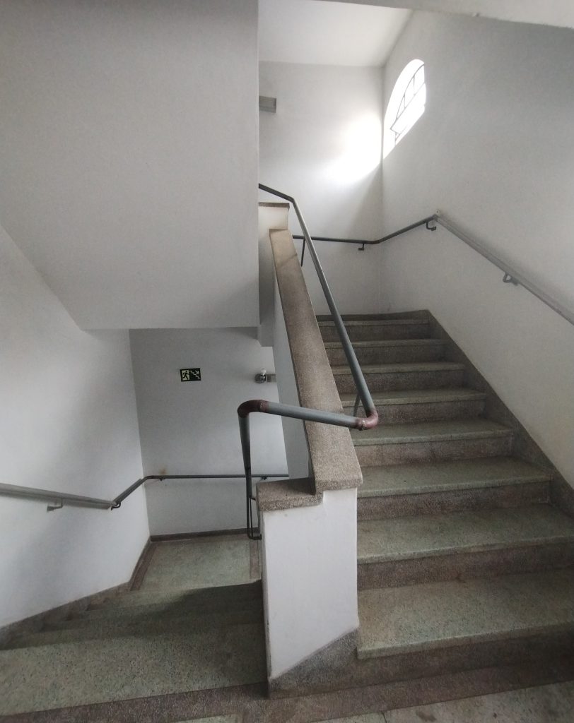 LOCAÇÃO PRÉDIO COMERCIAL 1.500M² – 4 PAVIMENTOS LOCAÇÃO PRÉDIO COMERCIAL 1.500M² – 4 PAVIMENTOS