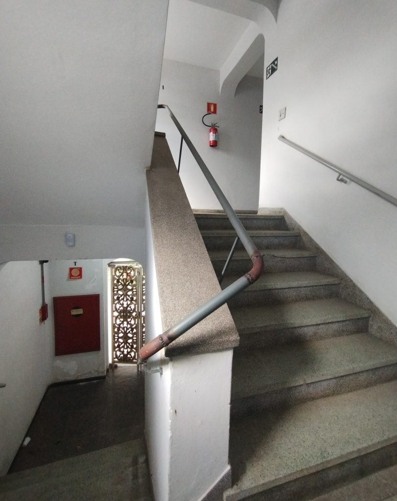 LOCAÇÃO PRÉDIO COMERCIAL 1.500M² – 4 PAVIMENTOS LOCAÇÃO PRÉDIO COMERCIAL 1.500M² – 4 PAVIMENTOS