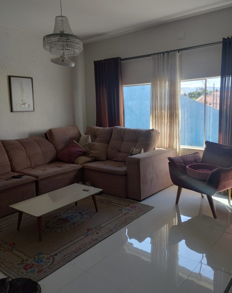 CASA TÉRREA COM 3 DORMITÓRIOS – VILA OLIVEIRA CASA TÉRREA COM 3 DORMITÓRIOS – VILA OLIVEIRA