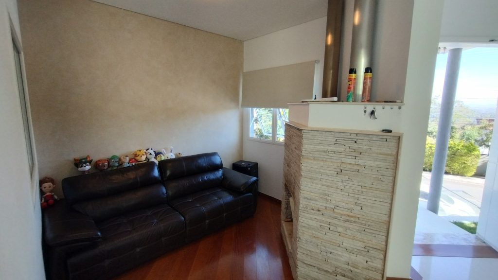 LINDO SOBRADO 4 DORM. – CONDOMÍNIO ARUÃ LINDO SOBRADO 4 DORM. – CONDOMÍNIO ARUÃ
