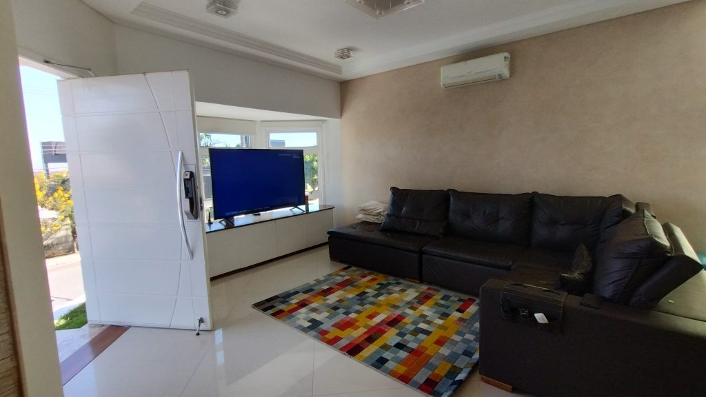 LINDO SOBRADO 4 DORM. – CONDOMÍNIO ARUÃ LINDO SOBRADO 4 DORM. – CONDOMÍNIO ARUÃ