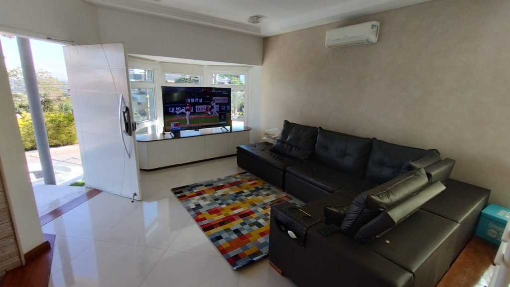 LINDO SOBRADO 4 DORM. – CONDOMÍNIO ARUÃ LINDO SOBRADO 4 DORM. – CONDOMÍNIO ARUÃ