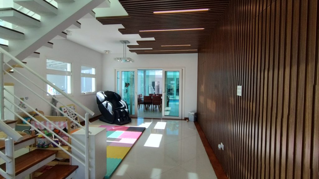 LINDO SOBRADO 4 DORM. – CONDOMÍNIO ARUÃ LINDO SOBRADO 4 DORM. – CONDOMÍNIO ARUÃ