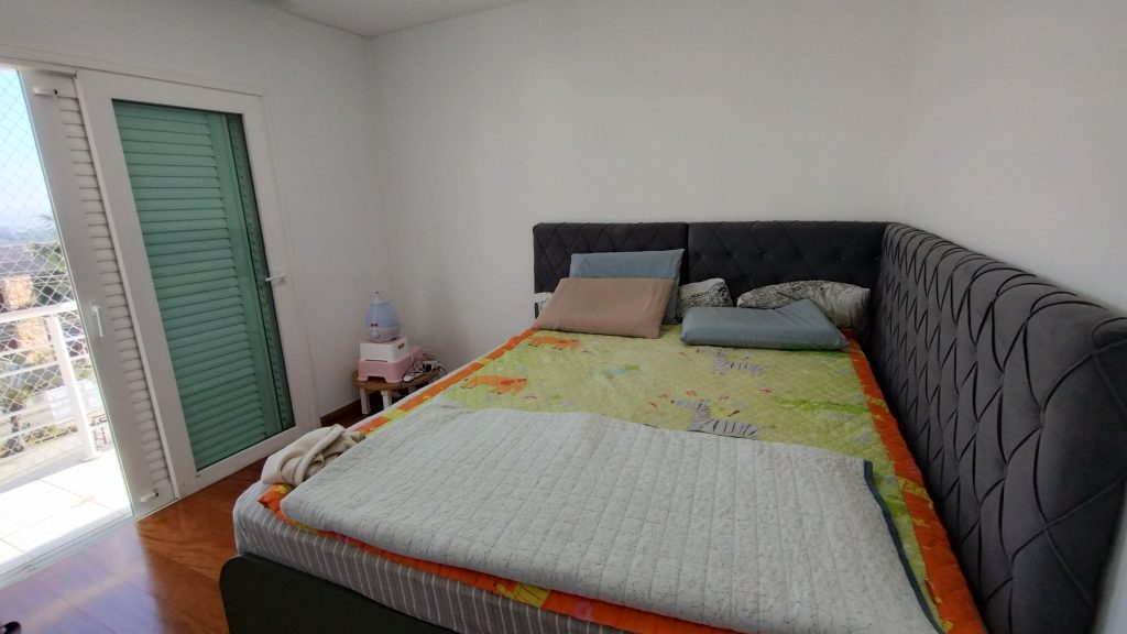 LINDO SOBRADO 4 DORM. – CONDOMÍNIO ARUÃ LINDO SOBRADO 4 DORM. – CONDOMÍNIO ARUÃ