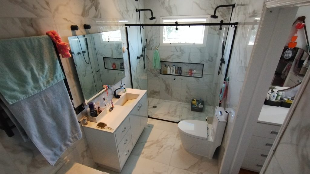 LINDO SOBRADO 4 DORM. – CONDOMÍNIO ARUÃ LINDO SOBRADO 4 DORM. – CONDOMÍNIO ARUÃ