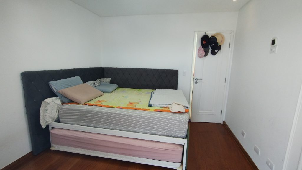 LINDO SOBRADO 4 DORM. – CONDOMÍNIO ARUÃ LINDO SOBRADO 4 DORM. – CONDOMÍNIO ARUÃ