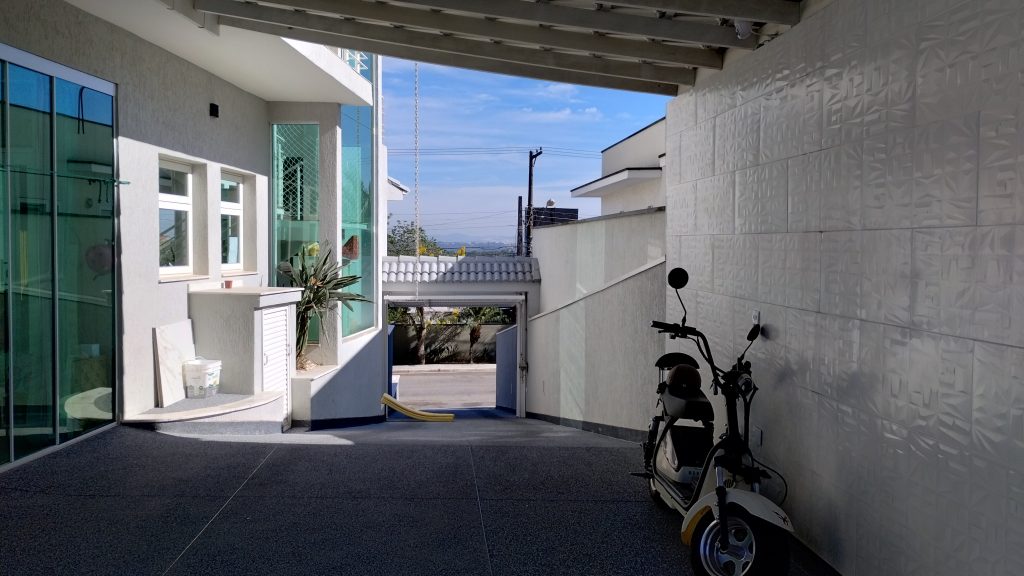 LINDO SOBRADO 4 DORM. – CONDOMÍNIO ARUÃ LINDO SOBRADO 4 DORM. – CONDOMÍNIO ARUÃ