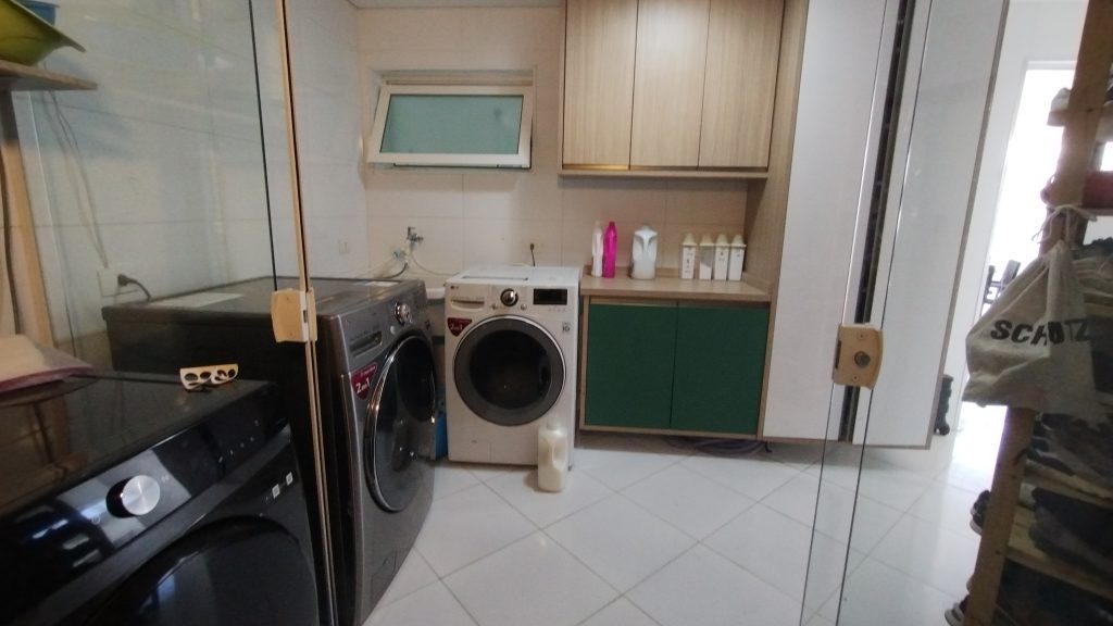 LINDO SOBRADO 4 DORM. – CONDOMÍNIO ARUÃ LINDO SOBRADO 4 DORM. – CONDOMÍNIO ARUÃ