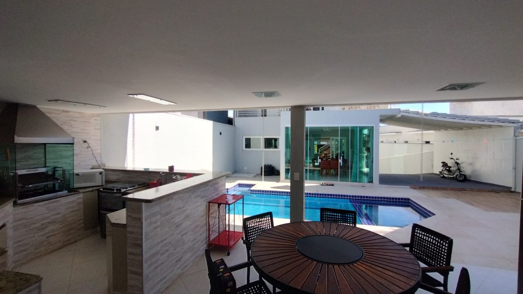 LINDO SOBRADO 4 DORM. – CONDOMÍNIO ARUÃ LINDO SOBRADO 4 DORM. – CONDOMÍNIO ARUÃ