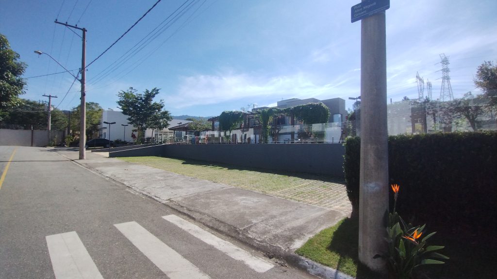 LINDA CASA COM POMAR- CONDOMÍNIO BELLA CITTÀ LINDA CASA COM POMAR- CONDOMÍNIO BELLA CITTÀ