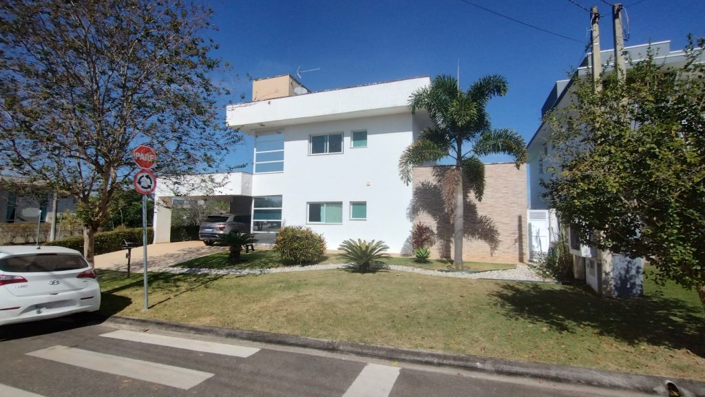 LINDA CASA COM POMAR- CONDOMÍNIO BELLA CITTÀ LINDA CASA COM POMAR- CONDOMÍNIO BELLA CITTÀ