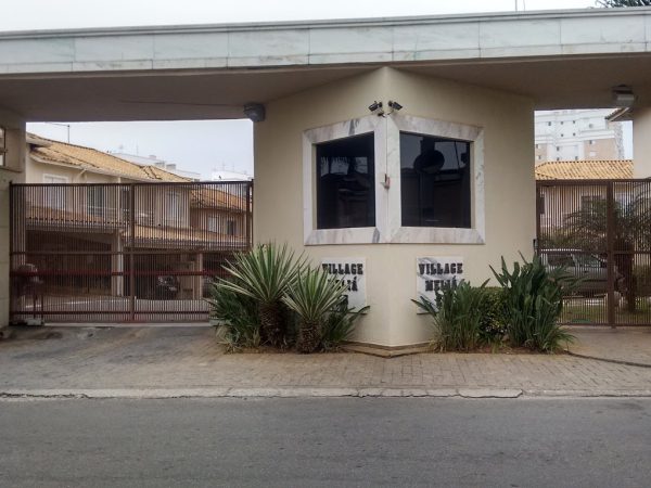 SOBRADO EM CONDOMÍNIO FECHADO-  VILA OLIVEIRA