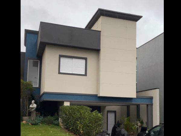 LINDA CASA TÉRREA NO CONDOMÍNIO ARUÃ BRISAS