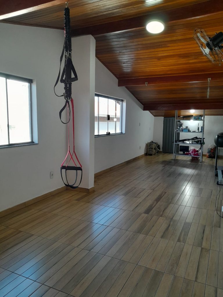 SOBRADO ESPAÇOSO À VENDA EM VILA NOVA CINTRA – MOGI DAS CRUZES/SP SOBRADO ESPAÇOSO À VENDA EM VILA NOVA CINTRA – MOGI DAS CRUZES/SP