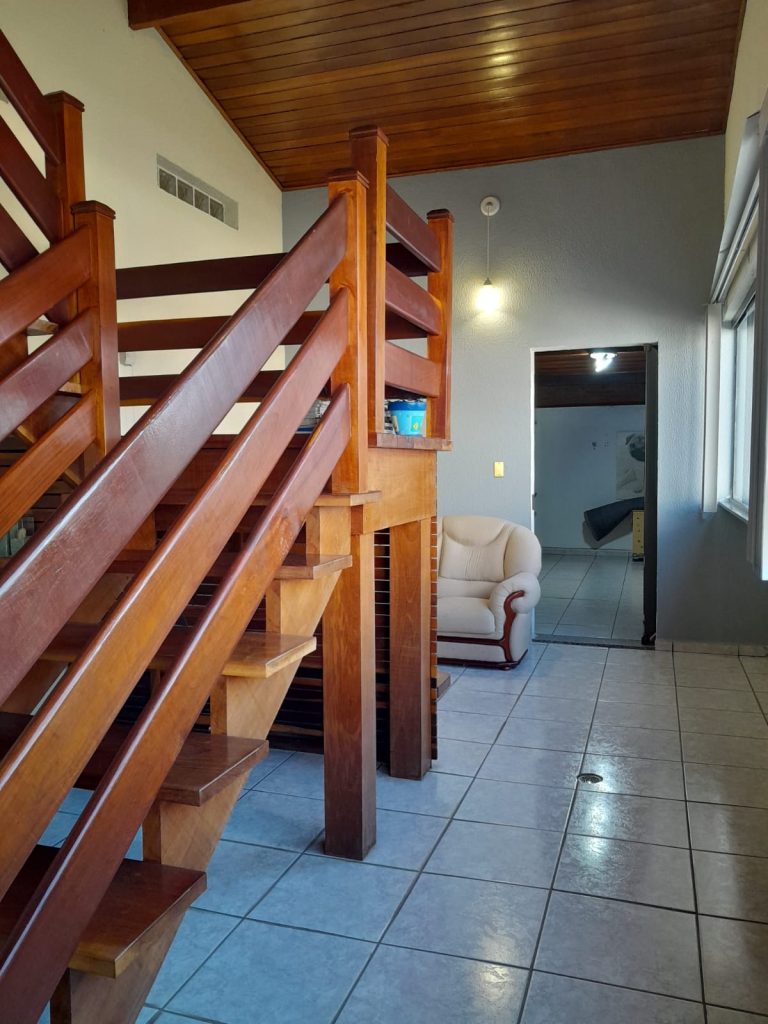 SOBRADO ESPAÇOSO À VENDA EM VILA NOVA CINTRA – MOGI DAS CRUZES/SP SOBRADO ESPAÇOSO À VENDA EM VILA NOVA CINTRA – MOGI DAS CRUZES/SP