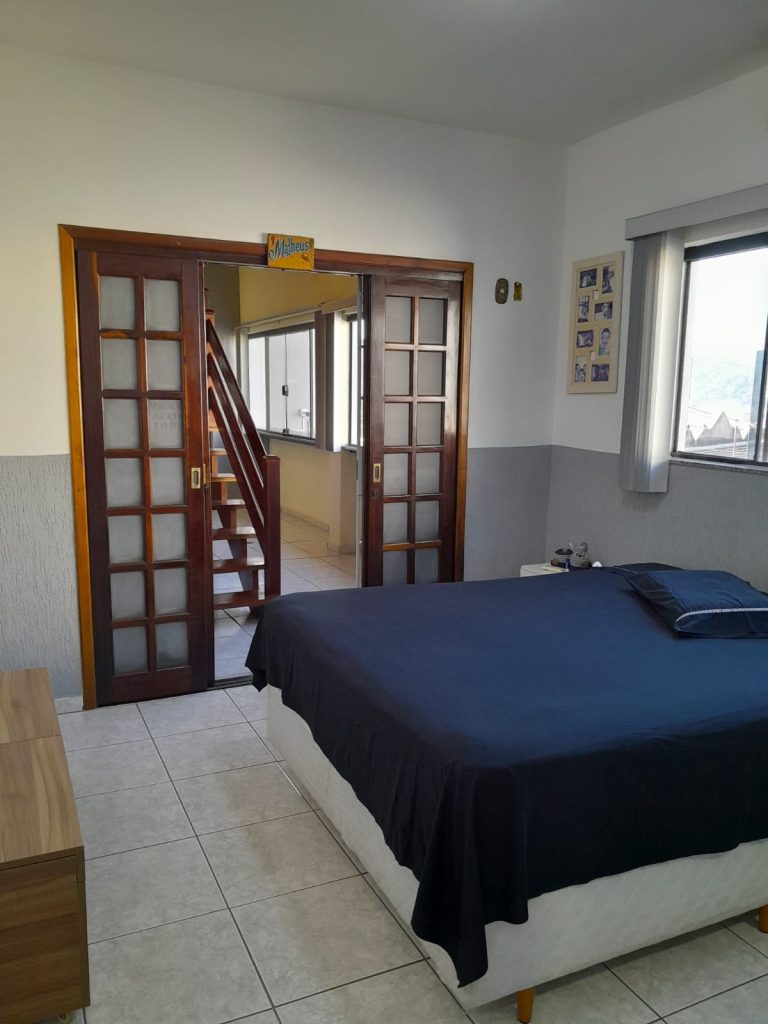 SOBRADO ESPAÇOSO À VENDA EM VILA NOVA CINTRA – MOGI DAS CRUZES/SP SOBRADO ESPAÇOSO À VENDA EM VILA NOVA CINTRA – MOGI DAS CRUZES/SP
