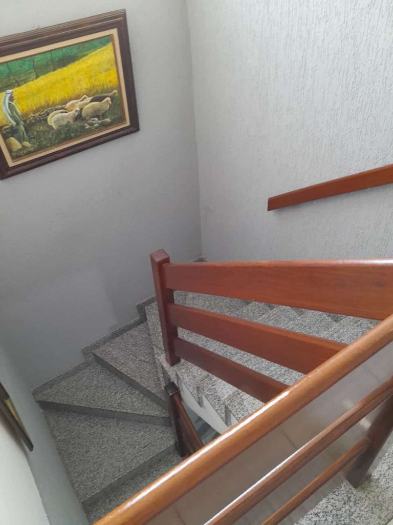 SOBRADO ESPAÇOSO À VENDA EM VILA NOVA CINTRA – MOGI DAS CRUZES/SP SOBRADO ESPAÇOSO À VENDA EM VILA NOVA CINTRA – MOGI DAS CRUZES/SP