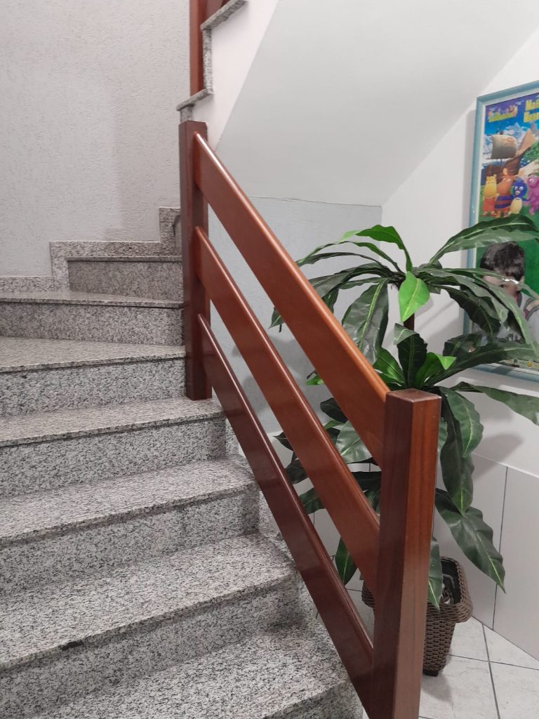 SOBRADO ESPAÇOSO À VENDA EM VILA NOVA CINTRA – MOGI DAS CRUZES/SP SOBRADO ESPAÇOSO À VENDA EM VILA NOVA CINTRA – MOGI DAS CRUZES/SP