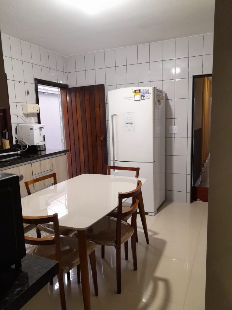 SOBRADO ESPAÇOSO À VENDA EM VILA NOVA CINTRA – MOGI DAS CRUZES/SP SOBRADO ESPAÇOSO À VENDA EM VILA NOVA CINTRA – MOGI DAS CRUZES/SP
