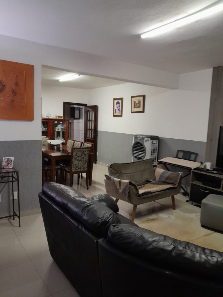 SOBRADO ESPAÇOSO À VENDA EM VILA NOVA CINTRA – MOGI DAS CRUZES/SP SOBRADO ESPAÇOSO À VENDA EM VILA NOVA CINTRA – MOGI DAS CRUZES/SP
